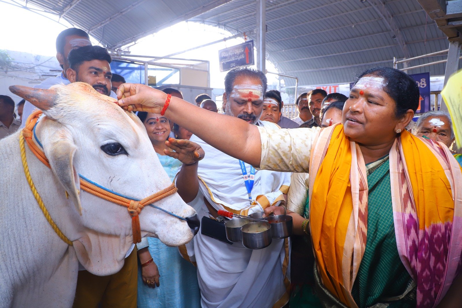 వేములవాడ లో రాజన్న ఆలయ విస్తరణ, మేడారంలో సమ్మక్క సారలమ్మ గద్దెల పునర్నిర్మాణం  మంత్రి సీతక్క